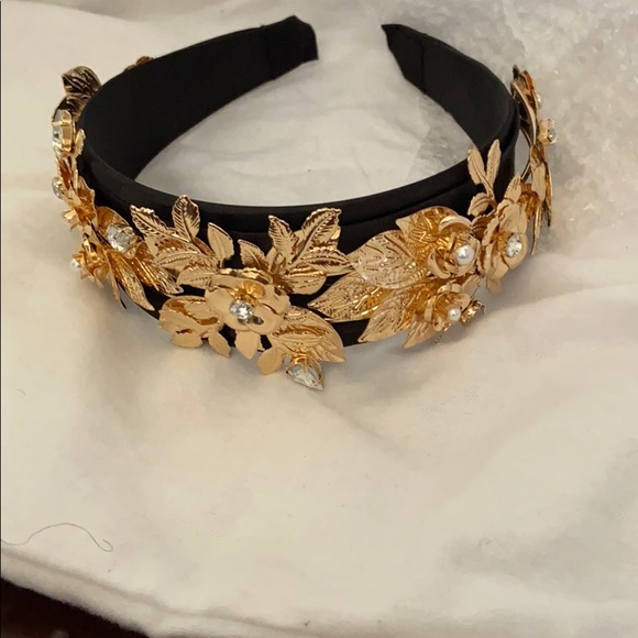 Head band, and never worn. - Picture 5 of 5
